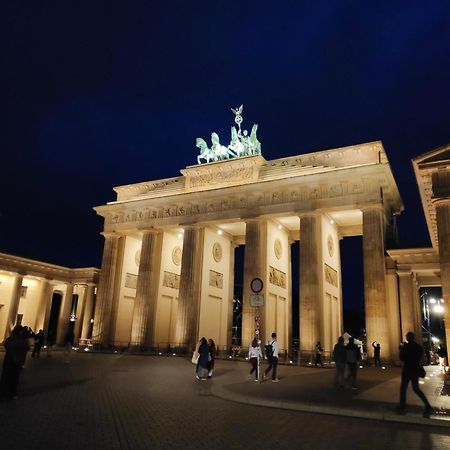 Mini-Apartment Ruhig Und Verkehrsguenstig In Berlin Luaran gambar
