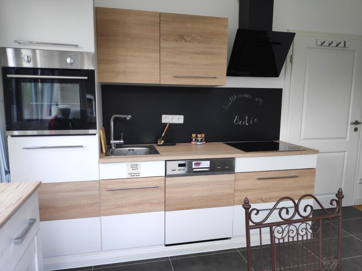 Mini-Apartment Ruhig Und Verkehrsguenstig In Berlin Luaran gambar